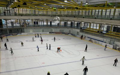 Schulausflug in die Eishalle am Lentpark